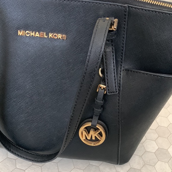 Black Michael Kohrs Purse - Picture 3 of 6